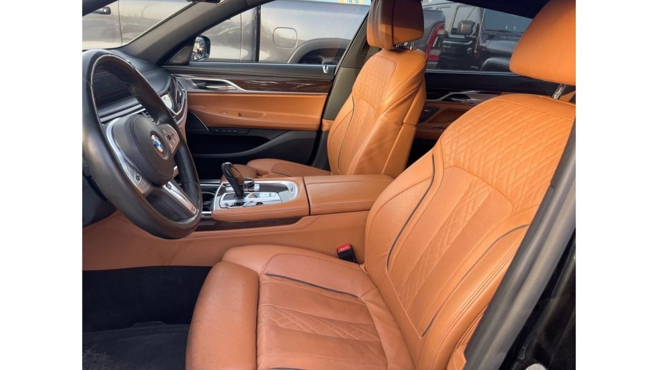 بي أم دبليو 750Li xDrive