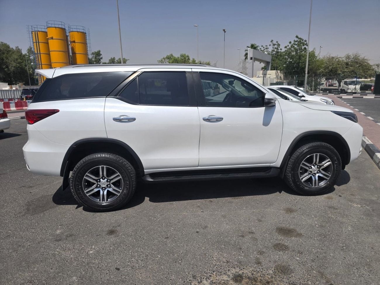 Toyota Fortuner EXR 2.7L (160 HP)