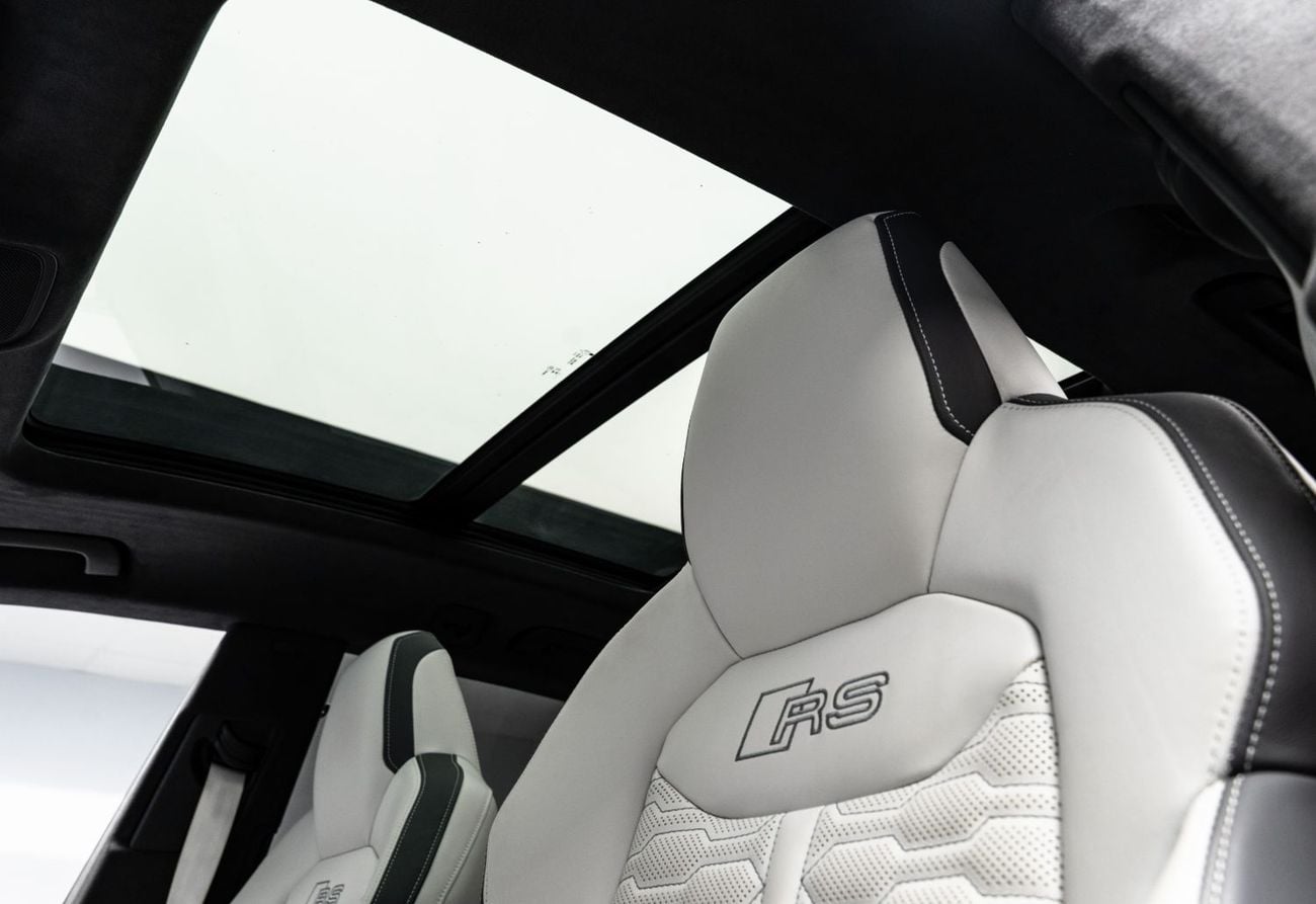 أودي RSQ8 BUY NOW, PAY 2027 | THE BLACKLINE STANDARD | 2031 Audi Warranty & Service Contract, GCC, Low KM's