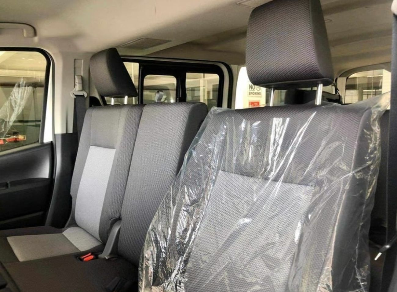 Toyota Hiace Toyota Hiace 2.8 L Diesel STD Roof ( Black Bumper)