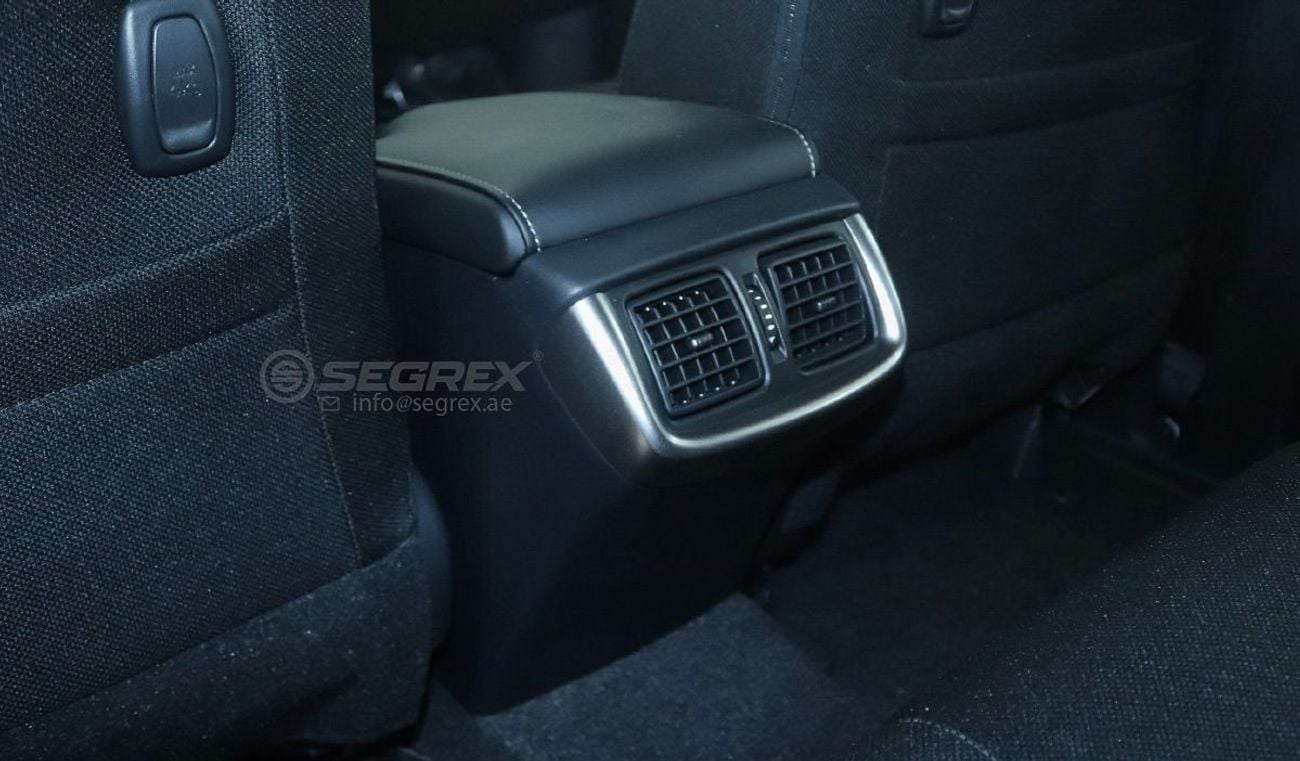 تويوتا هيلوكس SR5 DC . 4.0L . Petrol . 4WD . 6-Speed Automatic . 5 Seats . 4 Doors