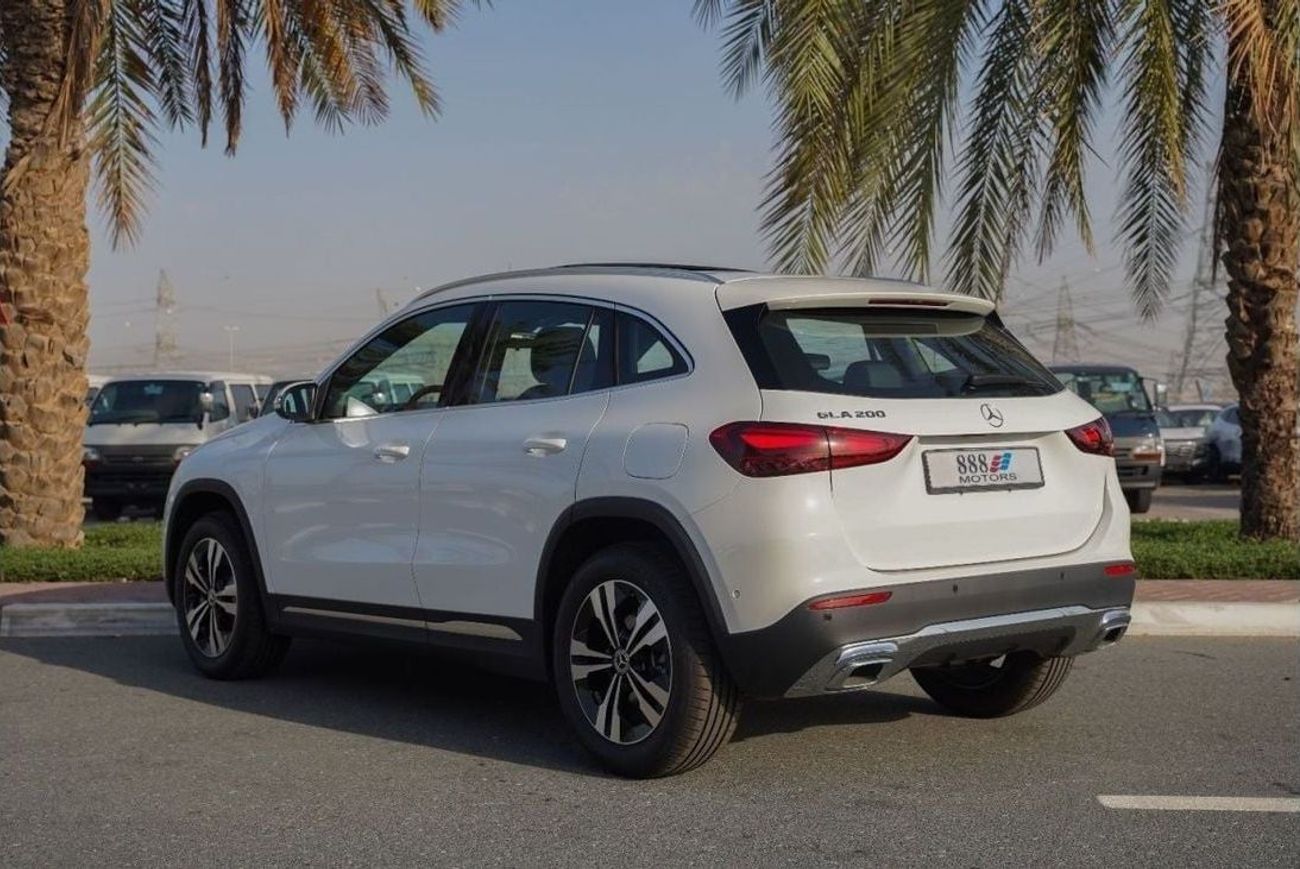 مرسيدس بنز GLA 200 2025 Mercedes-Benz Gla200 1.3 L with 360 Camera and ambient lighting