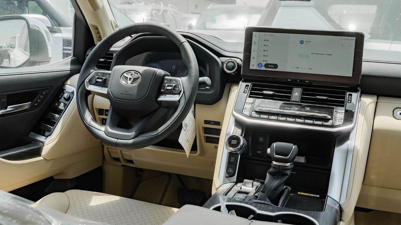 تويوتا لاند كروزر 2025 Toyota Land Cruiser 300 VXR 3.5L AT Petrol Twin Turbo (White-Beige)