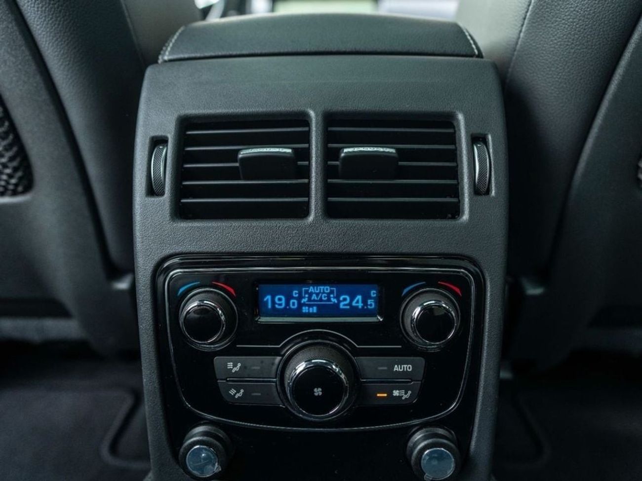 جاكوار XF R-Sport 2.0L Sedan