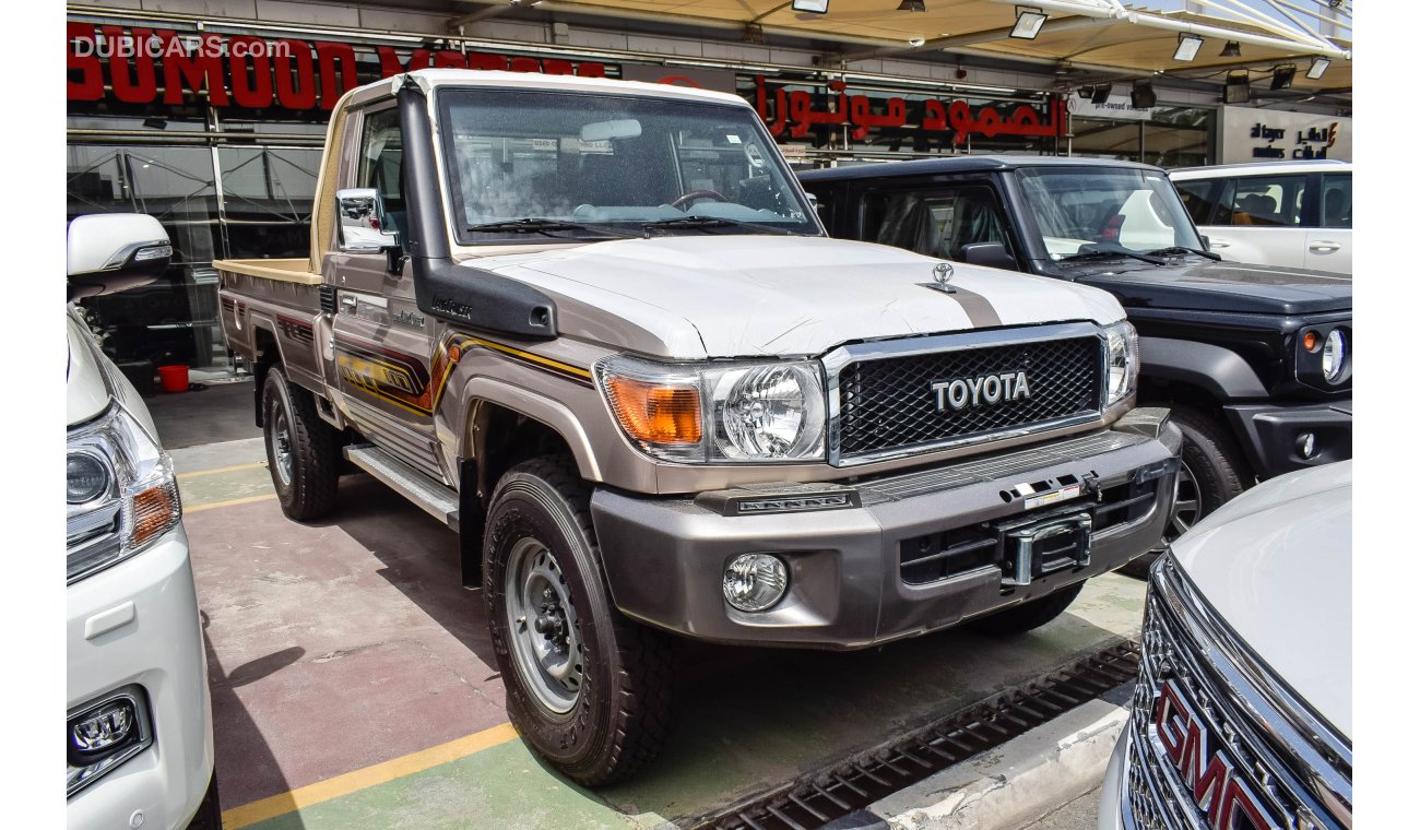 Toyota Land Cruiser Pick Up LX V6 4WD