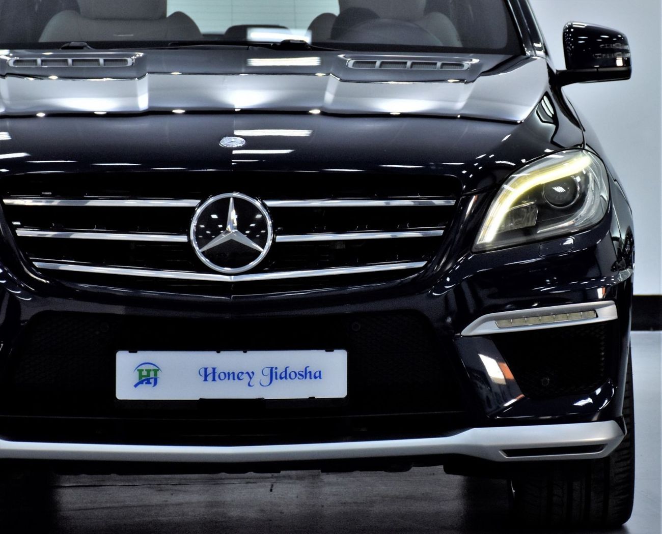 Mercedes-Benz ML 63 AMG EXCELLENT DEAL for our Mercedes Benz ML63 AMG ( 2013 Model ) in Dark Blue Color GCC Specs