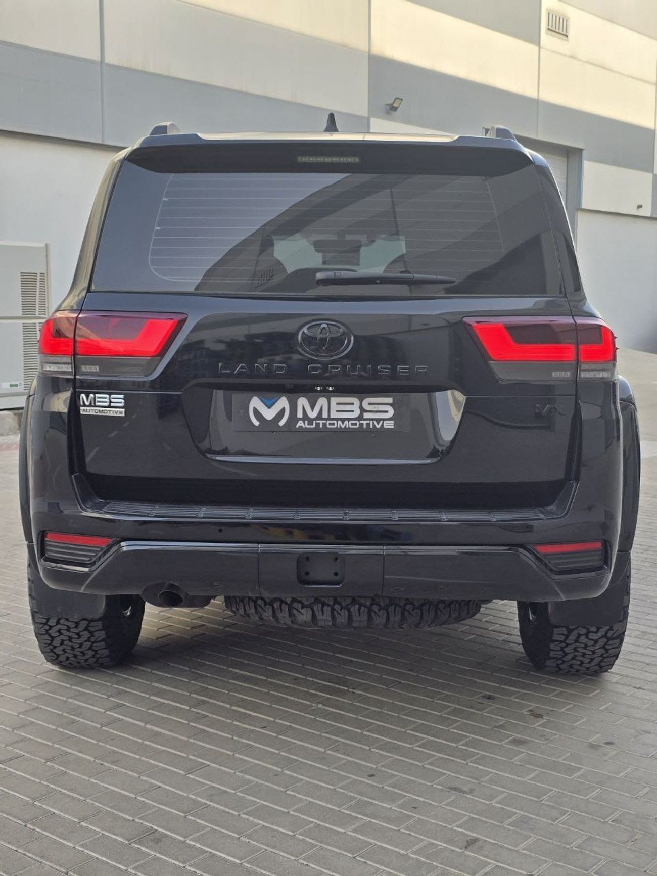 Toyota Land Cruiser VX 3.5L PETROL A/T OFFROAD EDITION WITH MBS AUTOBIOGRAPHY VIP  4 SEATS AND ROOF STAR LIGHT