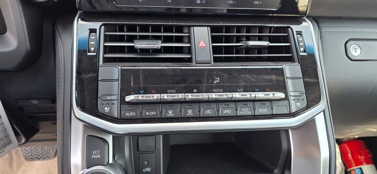 تويوتا لاند كروزر INSIDE BLACK 4.0