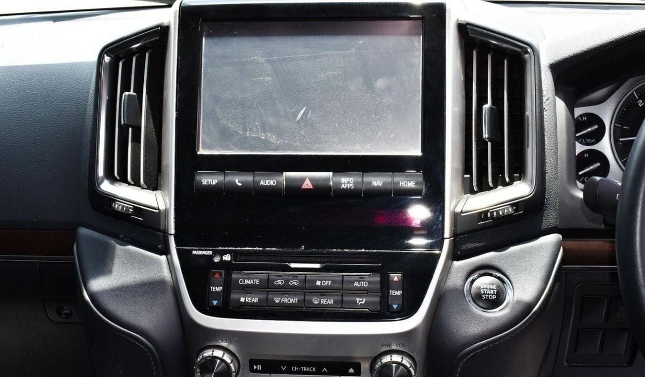 Toyota Land Cruiser V8 4.5L Diesel (Right Hand)