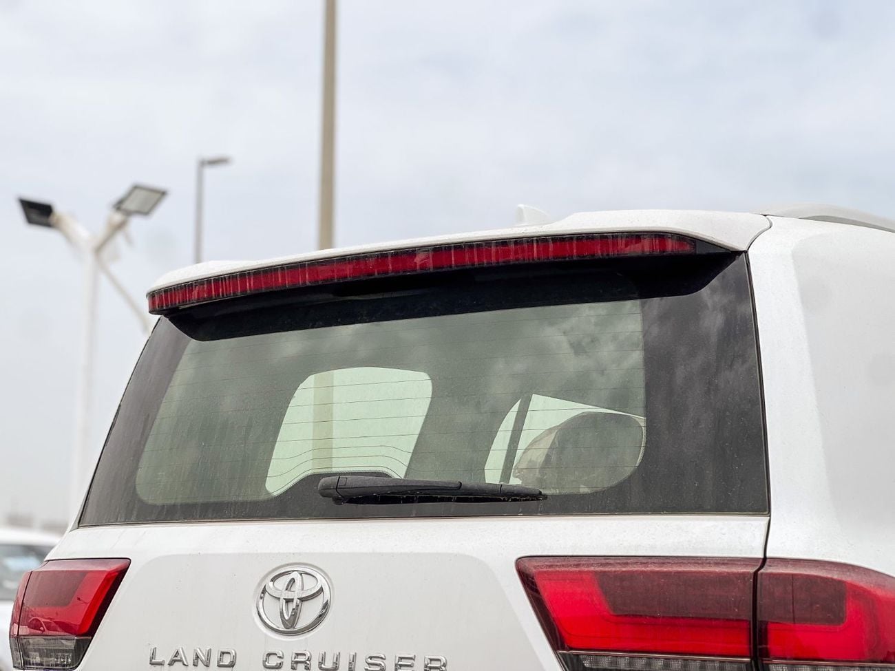 تويوتا لاند كروزر EXPORT ONLY - Toyota LC300 3.5L VXR (GCC Specification)