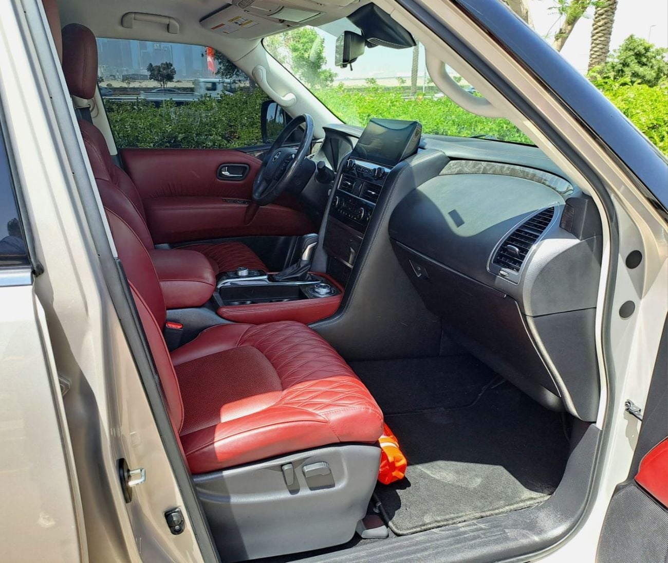 Nissan Patrol SE Platinum City 4.0L PATROL 4.0L PLATINUM GCC FULL OPTION 4.0L REAR LCD SCREENS ( 2,491-/MONTHLY)