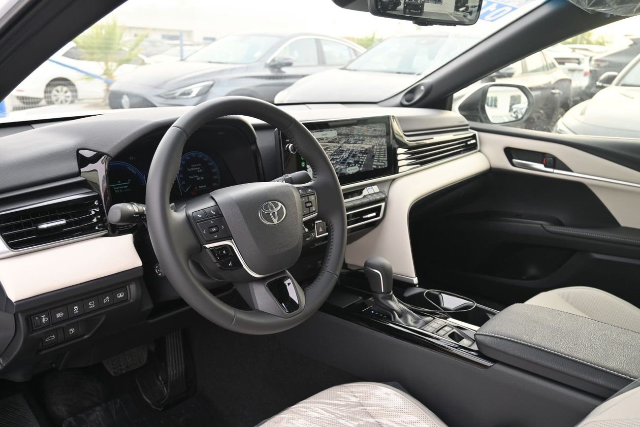 Toyota Camry Toyota Camry Limited 2.5L Hybrid, Model 2025, Color White