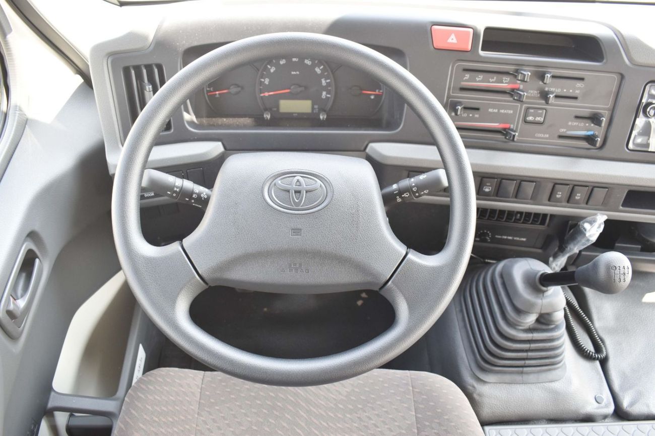 تويوتا كوستر 2.7L (23-Seater)