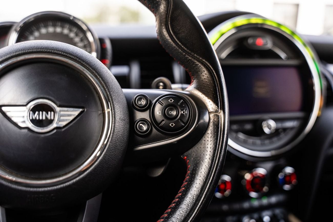 ميني كوبر إس GCC Specs 2014  Low Mileage Perfect Condition 2.0L Turbo 4 Cylinders