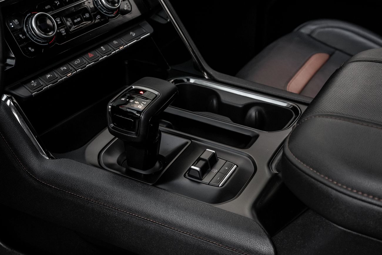 GMC Sierra 5.3L V8 AT4 Crew Cab (AWD)