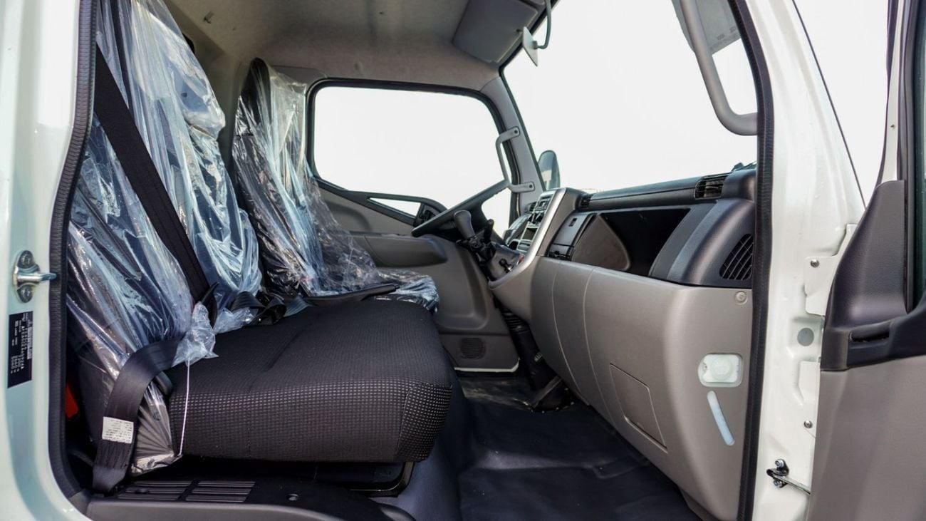 Mitsubishi Canter Van 4x2 4.2l 4CLY CHASSIS