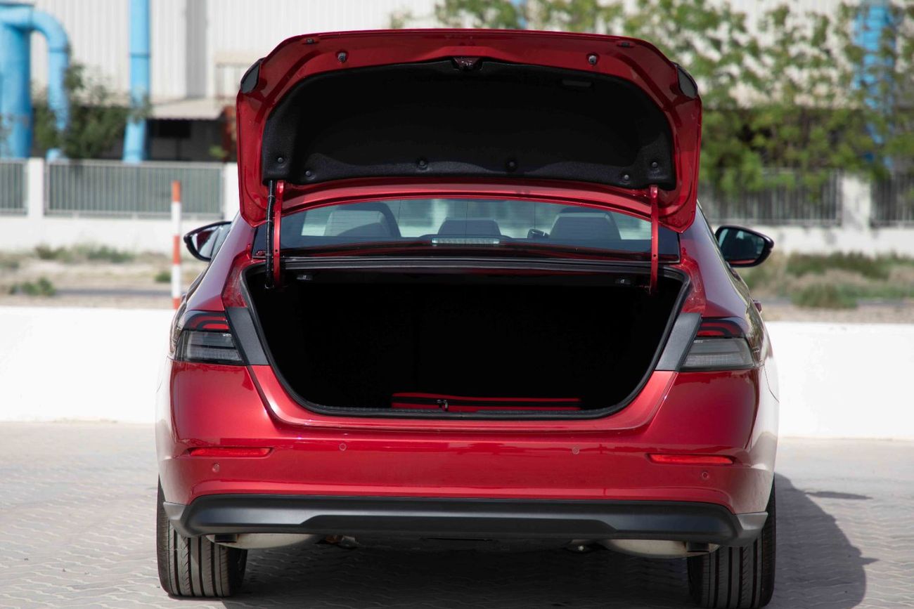 هوندا أكورد 1.5L Turbo EX- Radiant Red inside Grey | Export Only