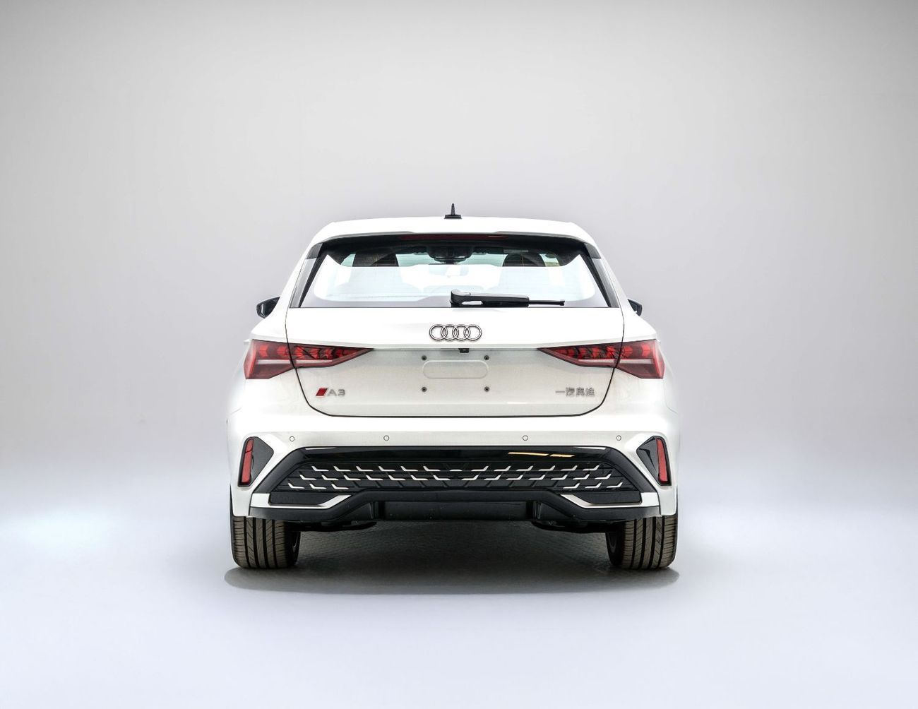 أودي A3 Sportback Flight Premium 1.5L - White Inside Black