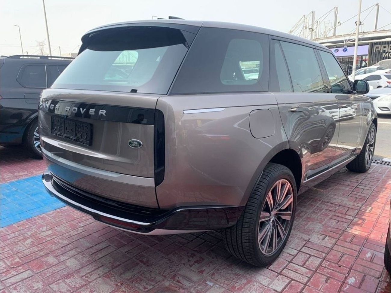 لاند روفر رينج روفر P400 LWB AUTOBIOGRAPHY 3.0L PETROL AWD