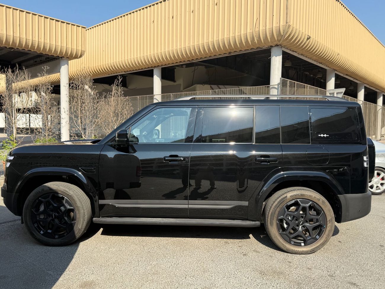 بي واي دي ليوبارد تيتانيوم 7 Ultra