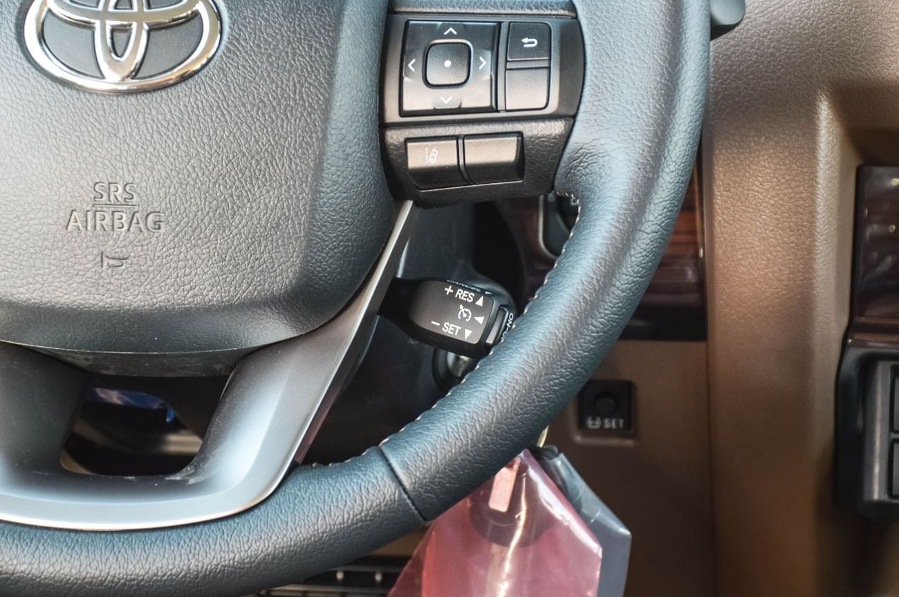 Toyota Land Cruiser 70 TOYOTA LAND CRUISER 76 2.8L 4WD DIESEL SUV 2026