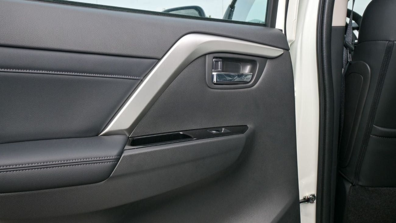 Mitsubishi Montero Sport Brand New Montero Sport HighLine 2025 Export 3.0L 4WD Petrol A/T|White/Black|MONTEROSPORT-GLS-HL-25|