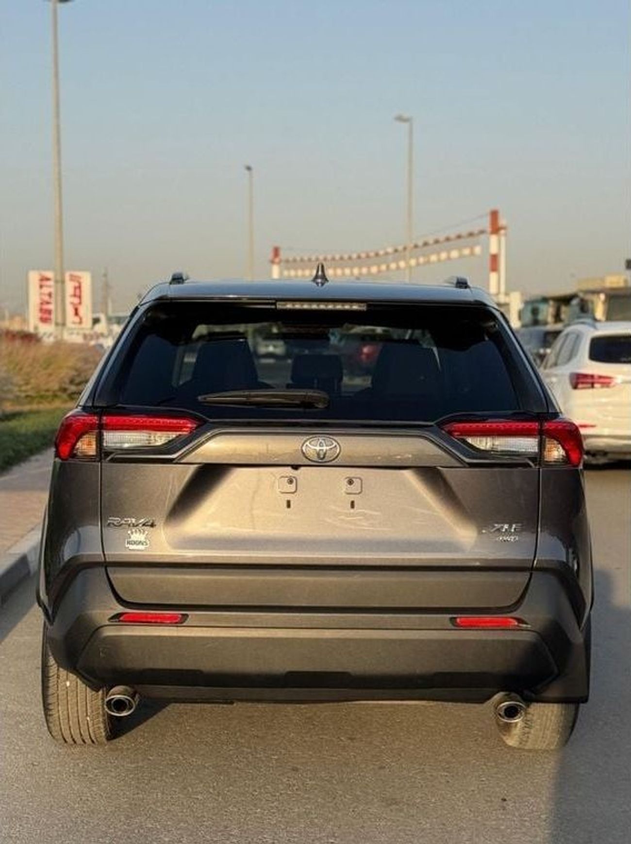 تويوتا راف ٤ 4WD XLE 2.5 push start, leather seats