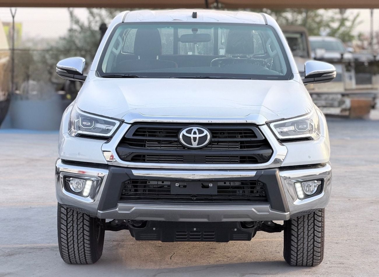 Toyota Hilux SGLX TOYOTA HILUX (GUN125) 2.4L Pick-up 4WD 4Doors