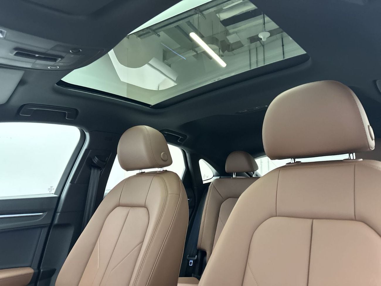 أودي Q3 Q3 Sportback 40 TFSI quat 180hp S line (Ref# 07836)