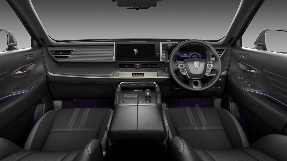 Toyota Century SUV interior - Cockpit