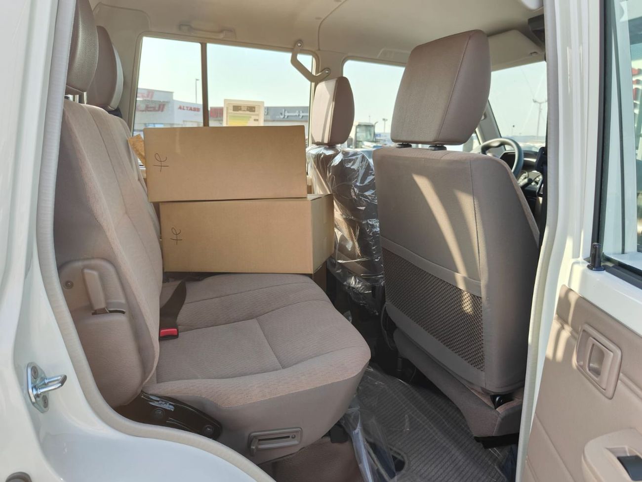 Toyota Land Cruiser Pick Up 2025 Toyota Land Cruiser LC79 Double-Cab without Diff-Lock 2.8L 4-Cyl Turbo Diesel M/T Export Only