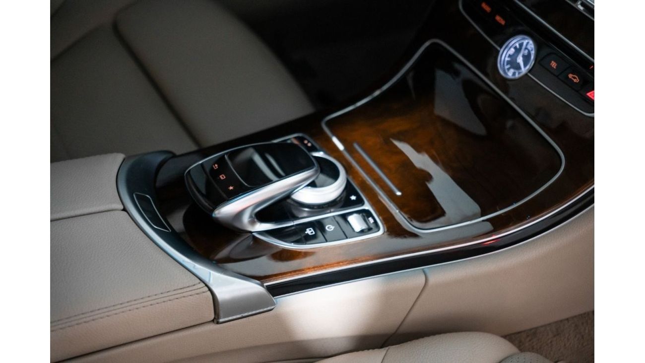 مرسيدس بنز C 200 Std 2016 Mercedes Benz C200 / 2.0L Turbo / Full-Service History