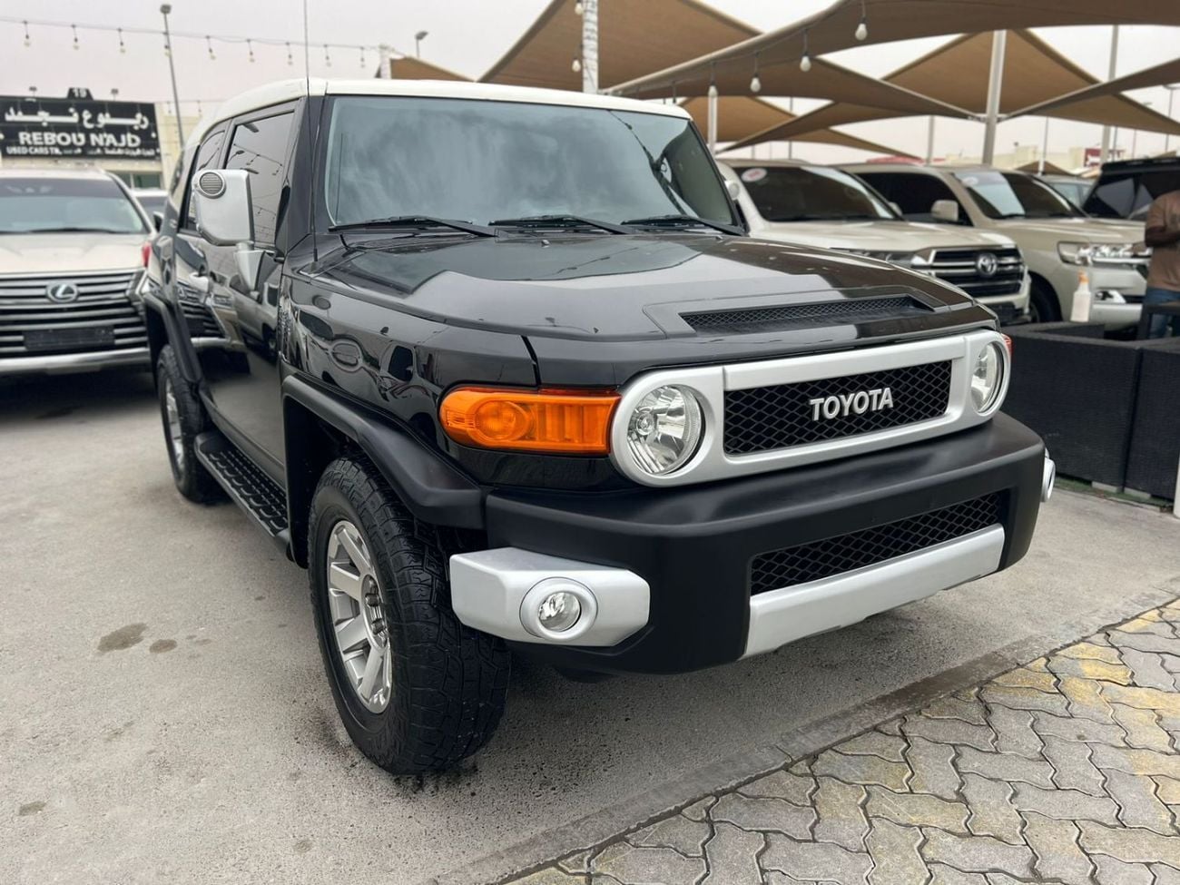 Toyota FJ Cruiser TOYOTA FJ CRUISERE 2017 Std 4.0L (270 HP)/V6