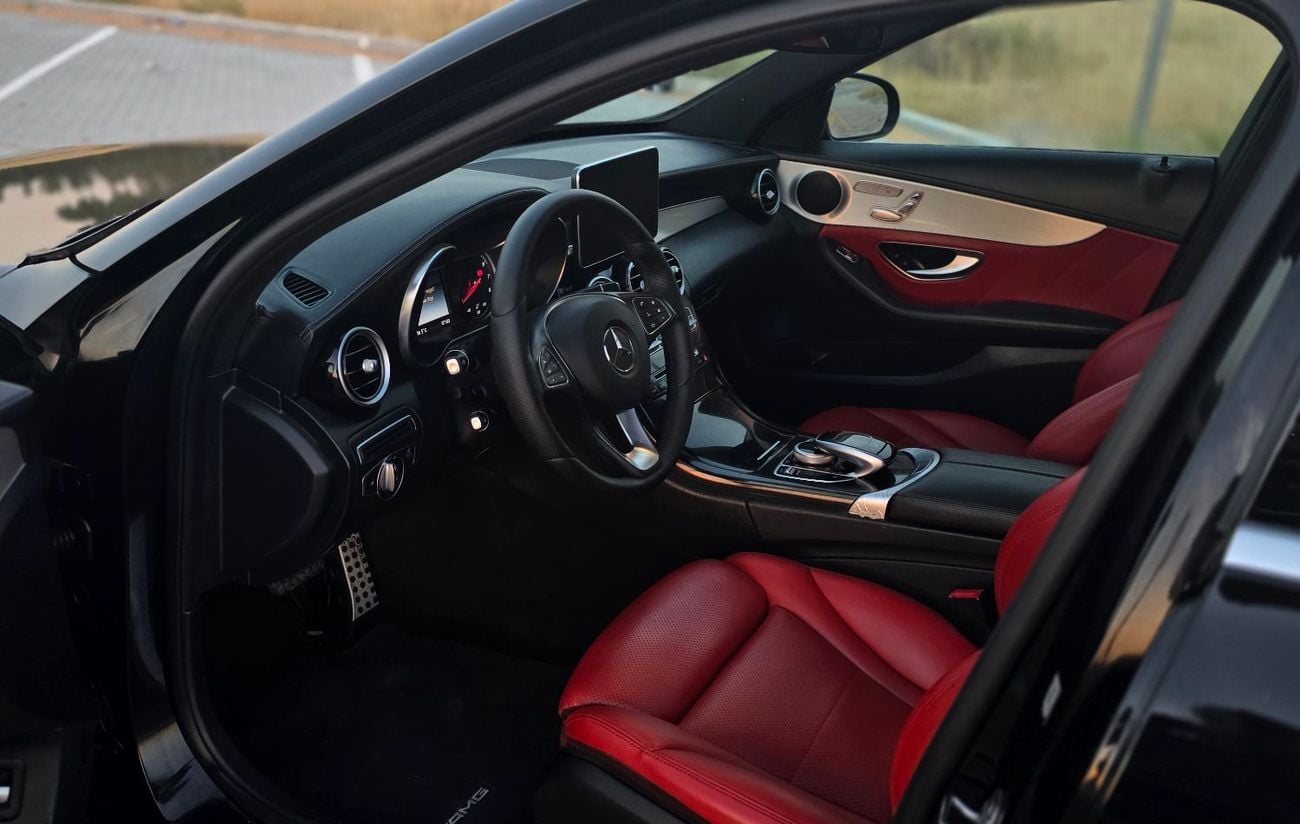 Mercedes Benz C300 STD (NON GCC)