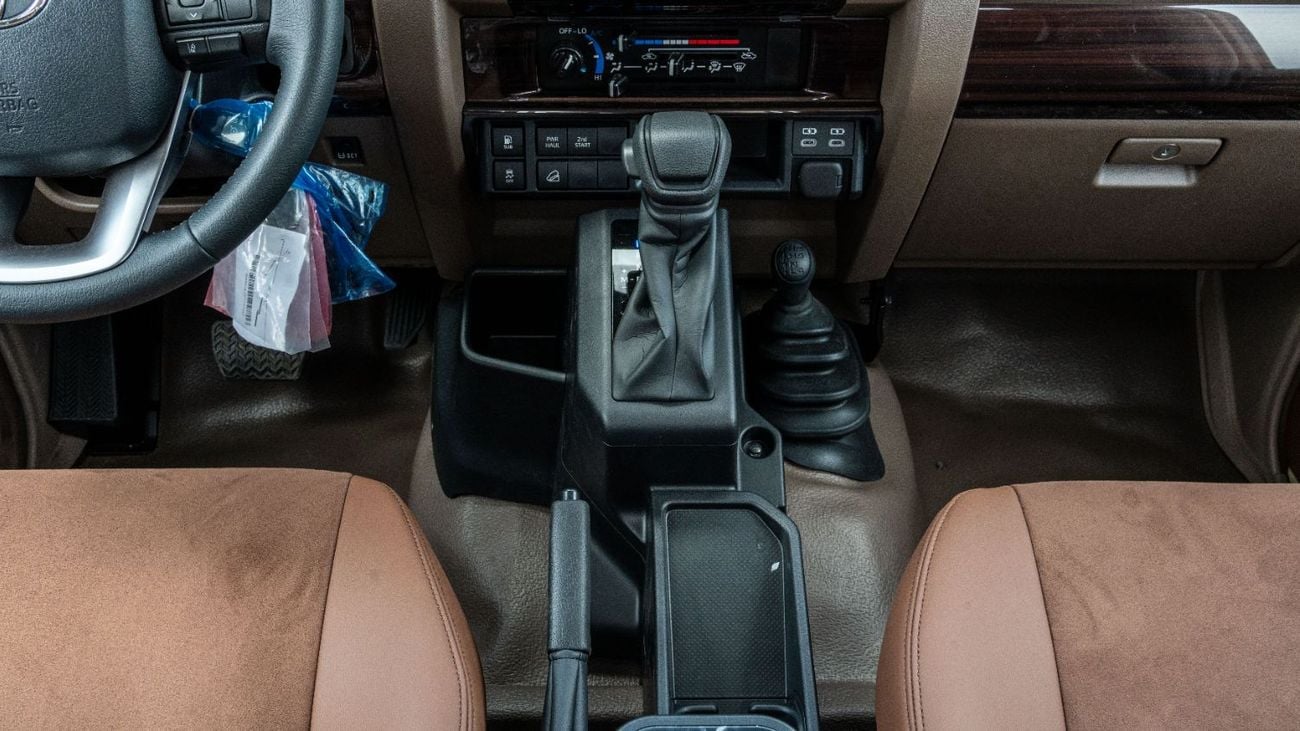 Toyota Land Cruiser Pick Up 2026 Toyota LC79 2.8L AT Diesel Full Option (Grey-Brown)