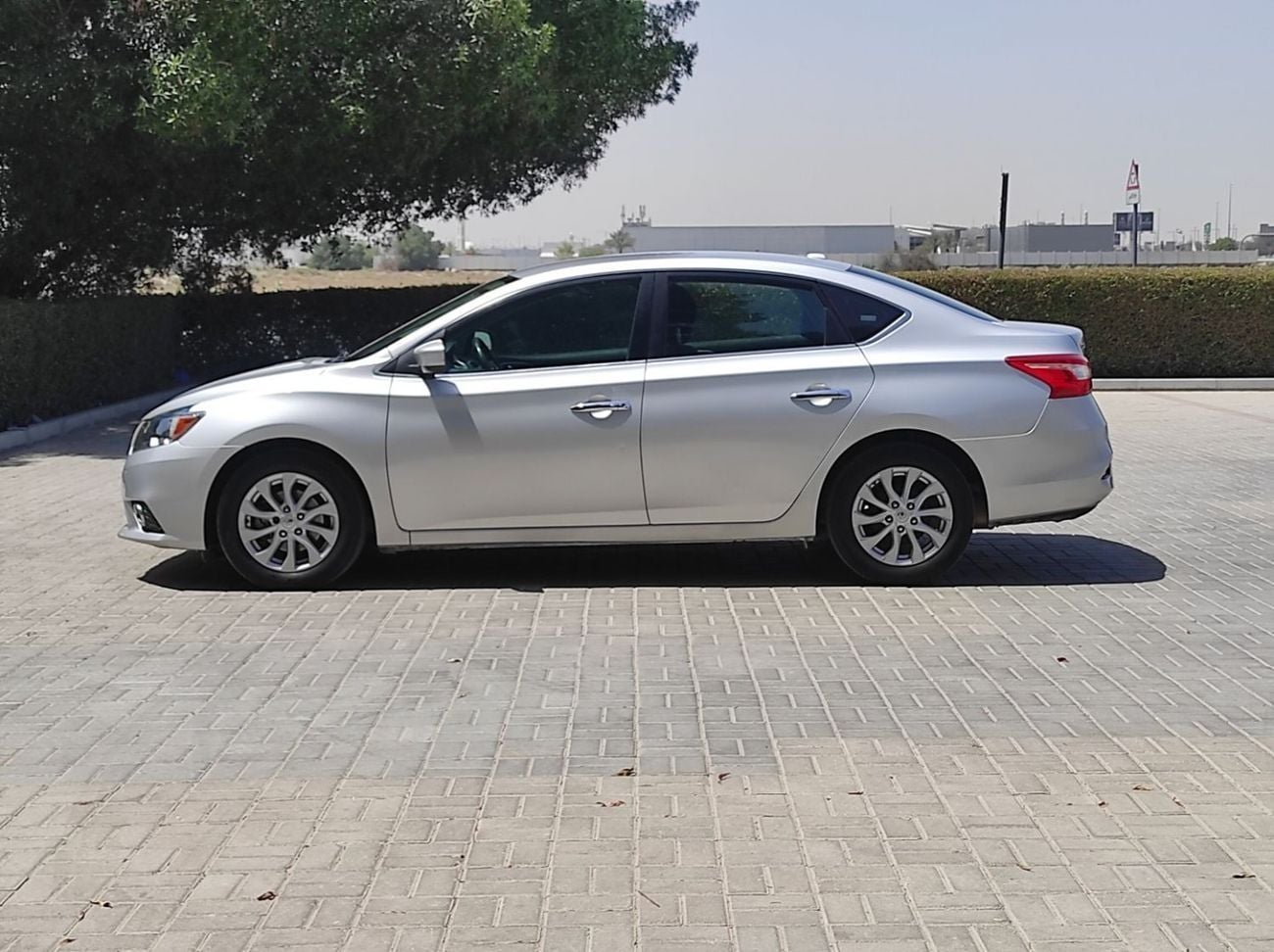 Nissan Sentra SV (NON GCC) S 1.6L (110 HP) Nissan Sentra 2019 isa Full automatic