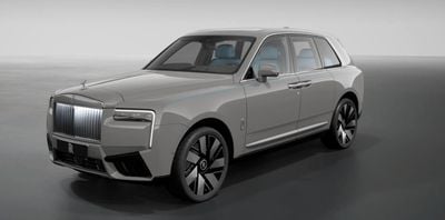 Rolls Royce Cullinan Series II Silver Badge STD In LHD STD In LHD