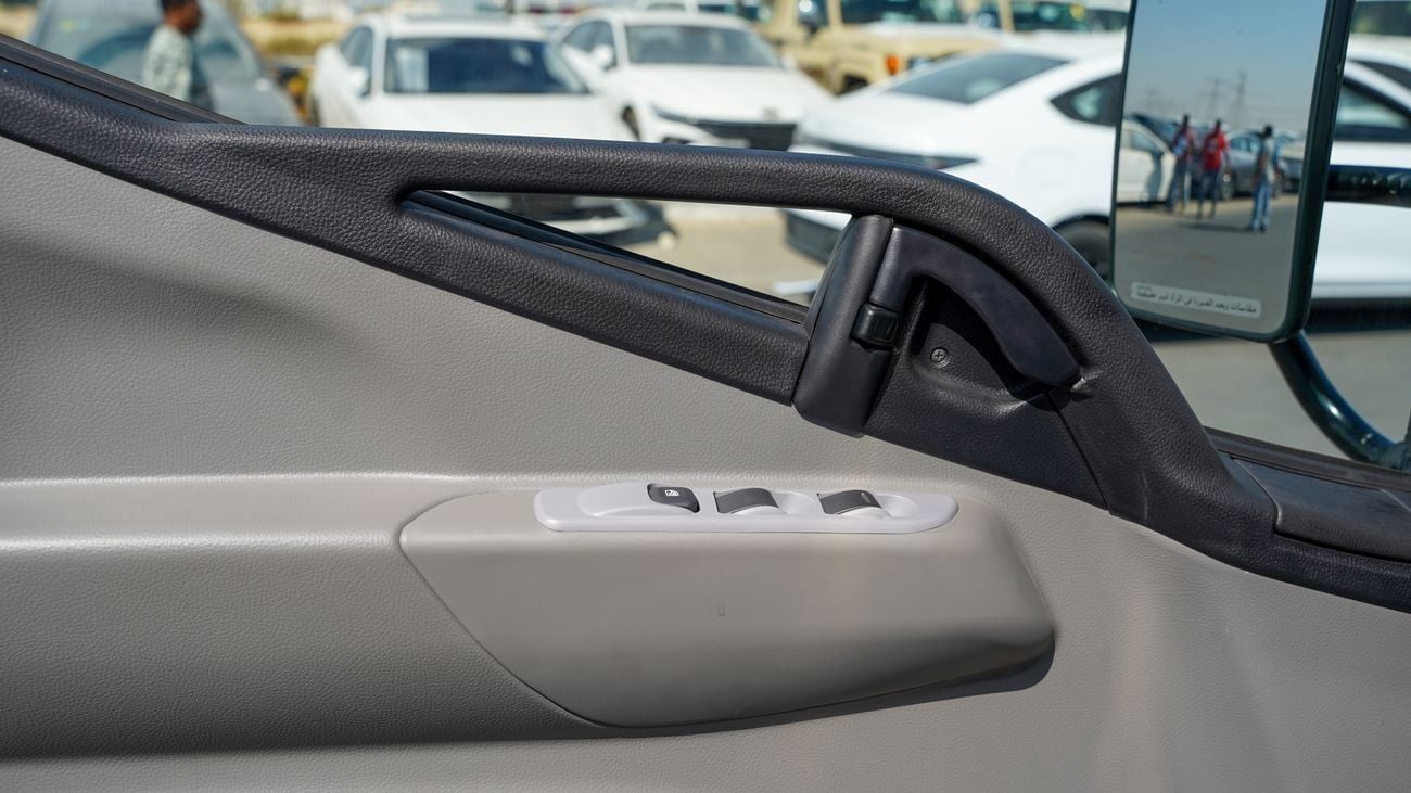 Mitsubishi Canter Van Brand New 2026 Mitsubishi Fuso Canter V16 4.2L Drybox Truck – GCC Specs | Export Ready