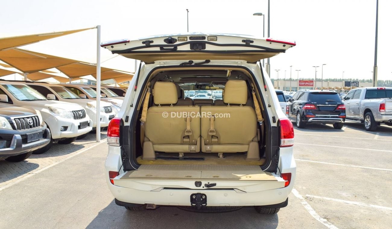 Toyota Land Cruiser VXR 5.7 V8 60th Anniversary