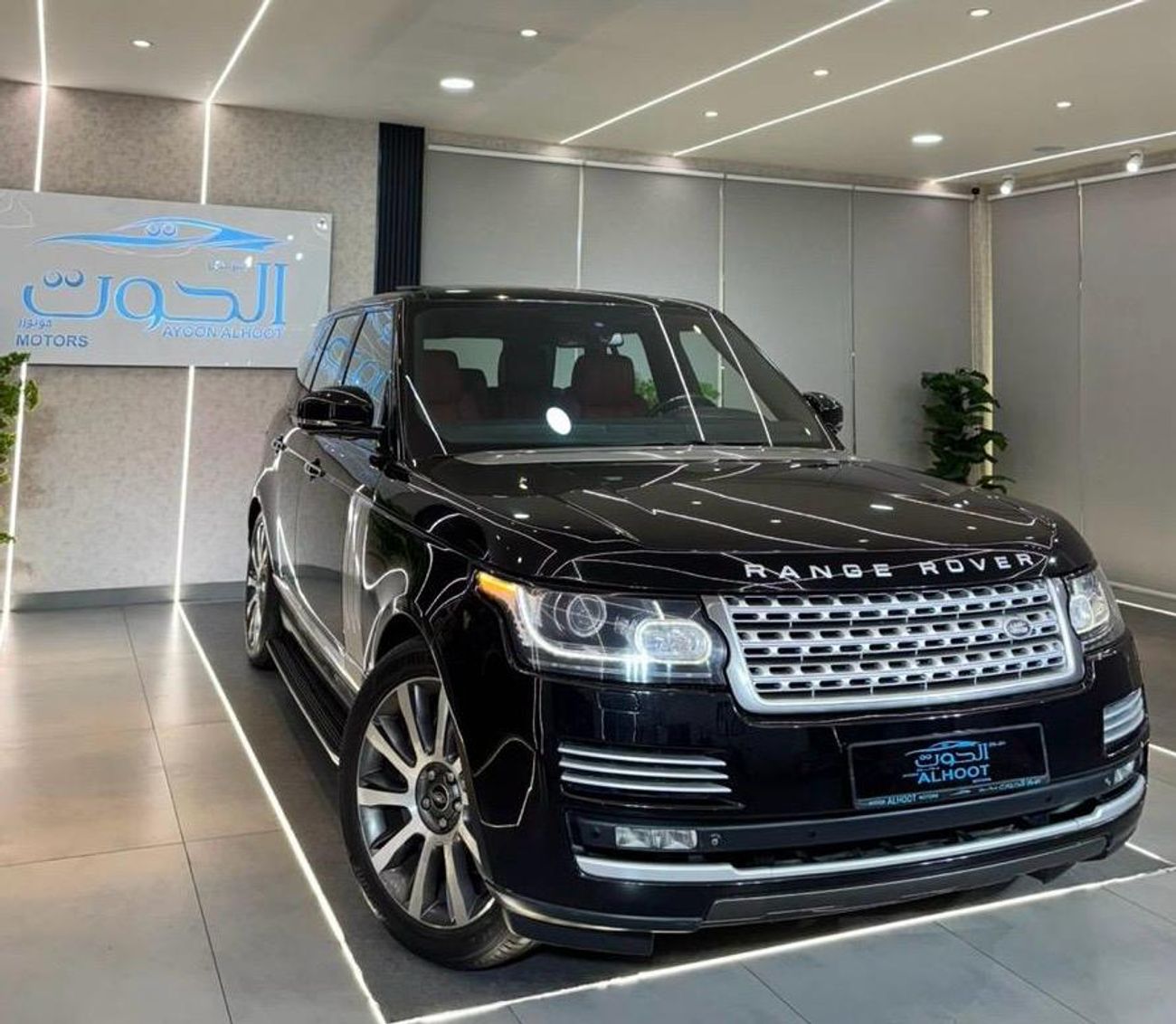 Land Rover Range Rover Supercharged 5.0L VIP RANGE ROVER VOGUE || SUPERCHARGE || RADAR || TOP RANGE || GCC || FREE ACCIDENT