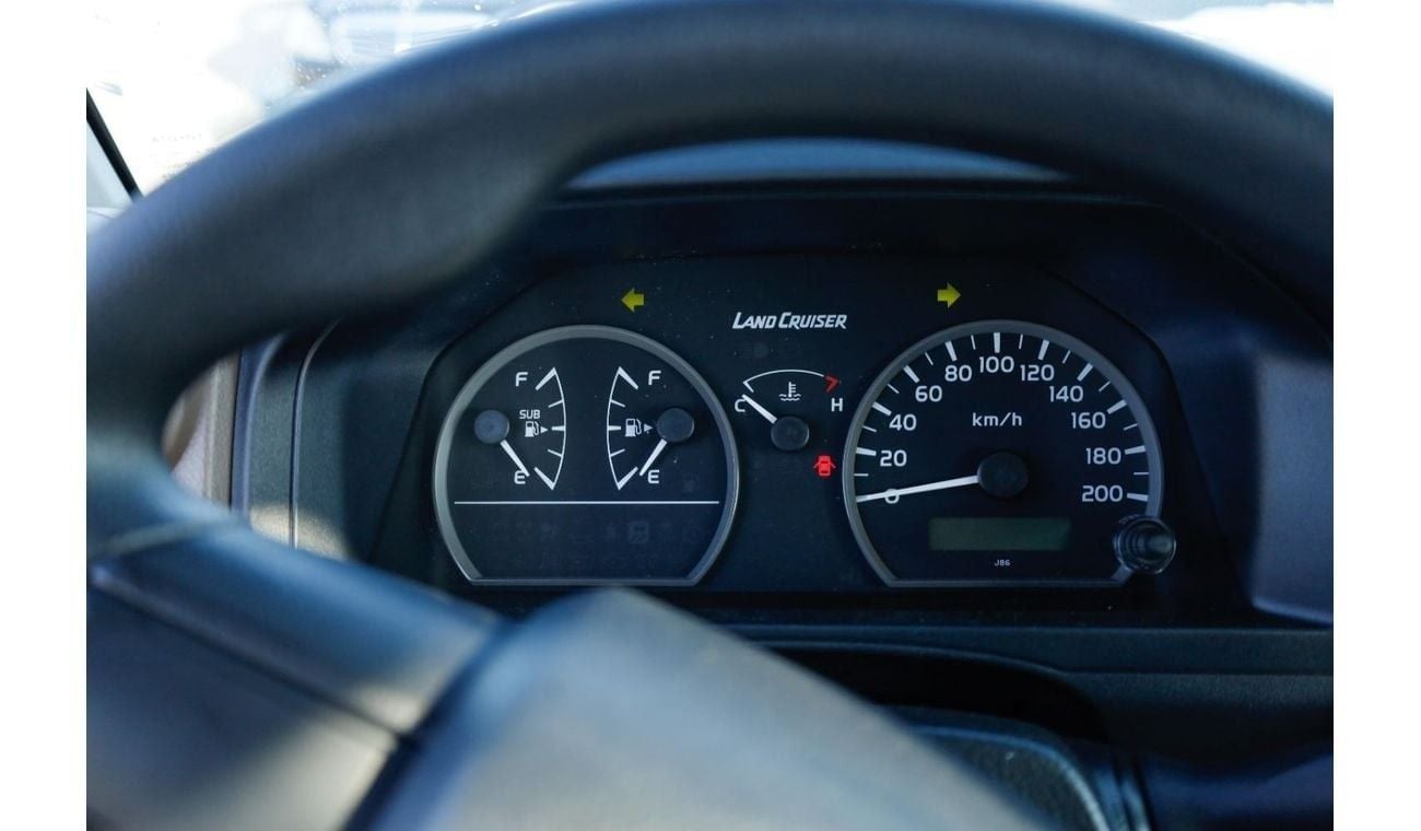 تويوتا لاند كروزر 70 TOYOTA LANDCRUISER 78 4.0L V6 PETROL 4WD STD E MANUAL