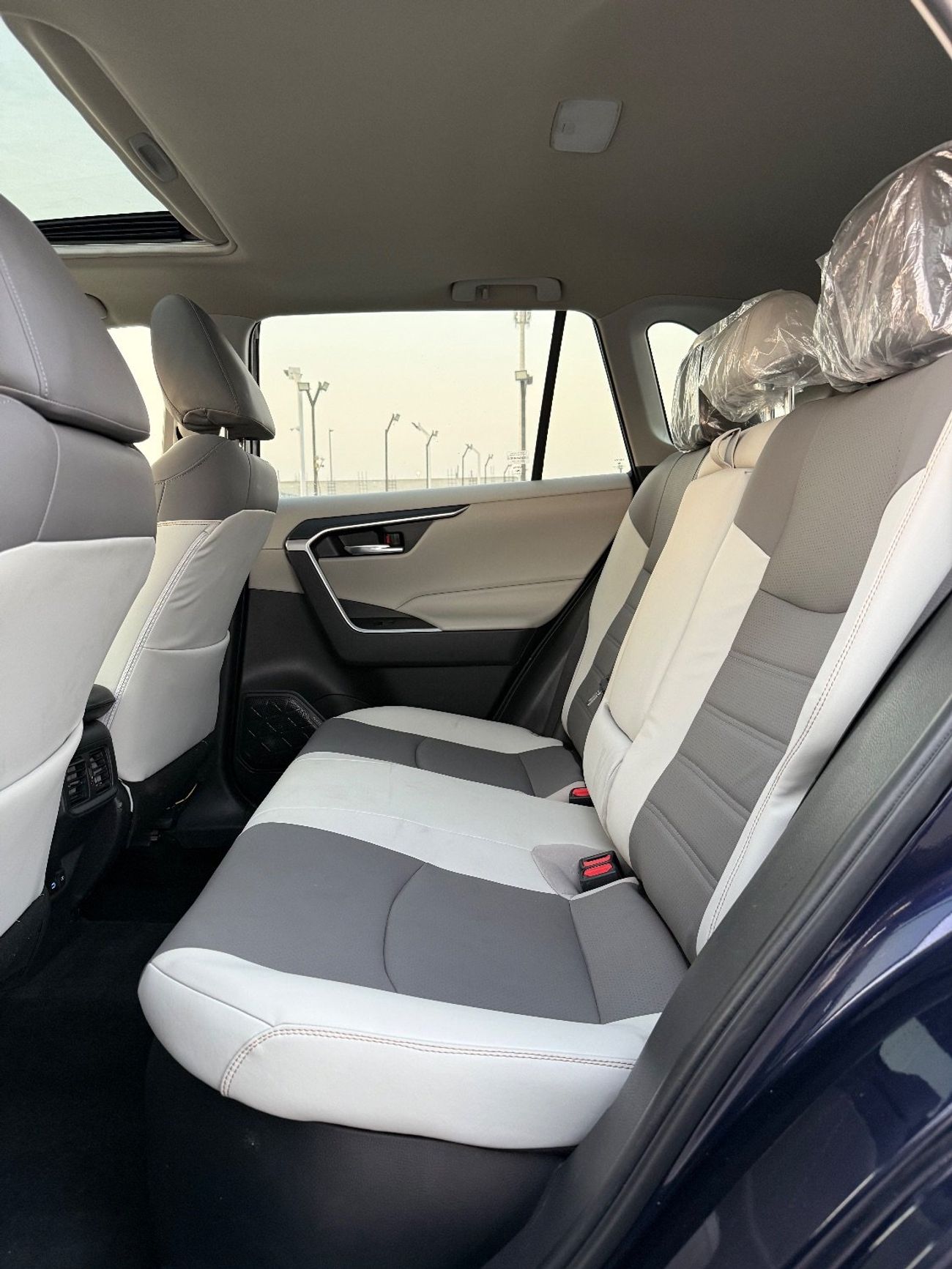 تويوتا راف ٤ 2.5L VXR Hybrid