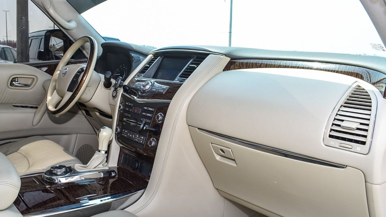 Nissan Patrol SE With Platinum kit