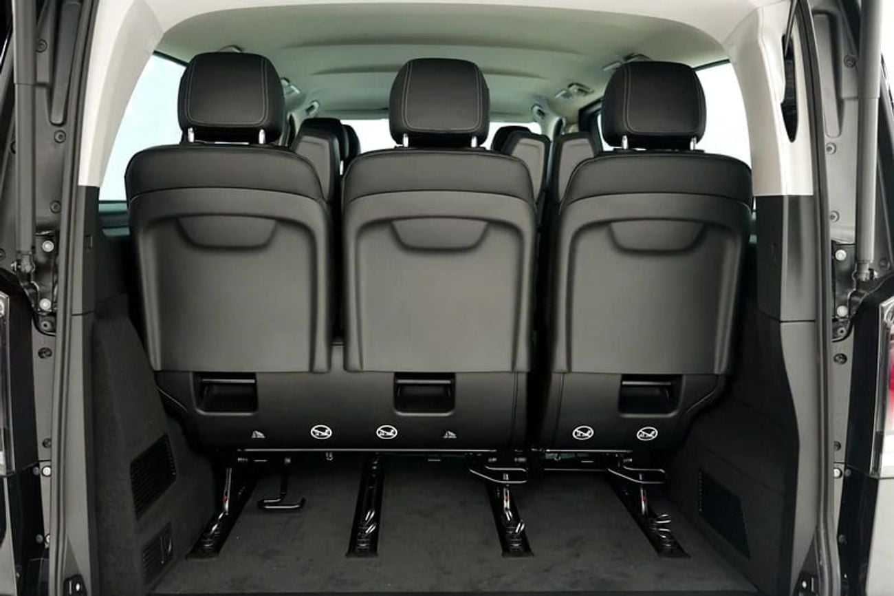Mercedes Benz V300 V300 AVANTGARDE | GCC 0km | Agency Warranty | 360 View | 64 colors Ambeint Lights