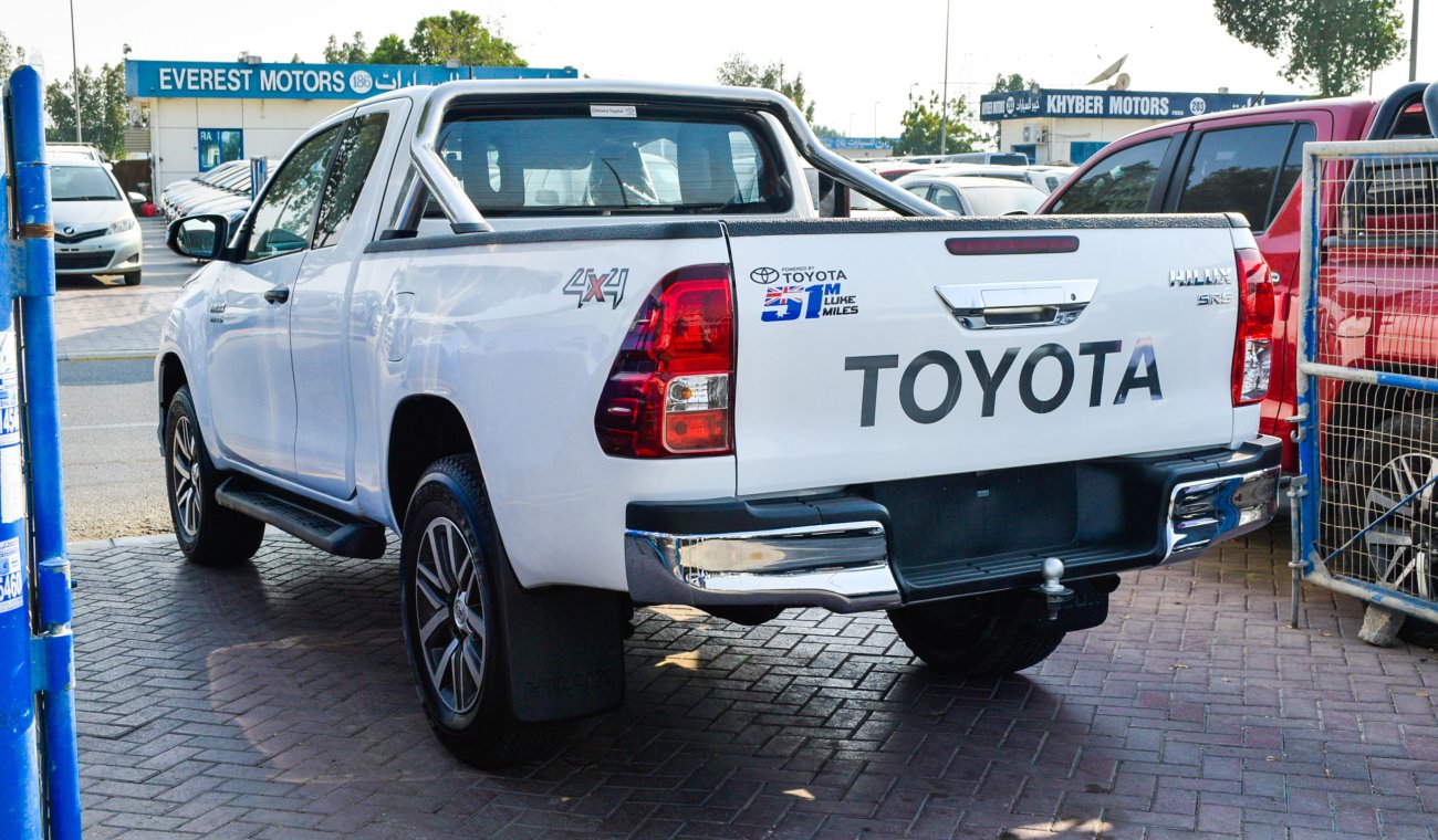 Toyota Hilux SR5 2.8L D4D Diesel   Right Hand