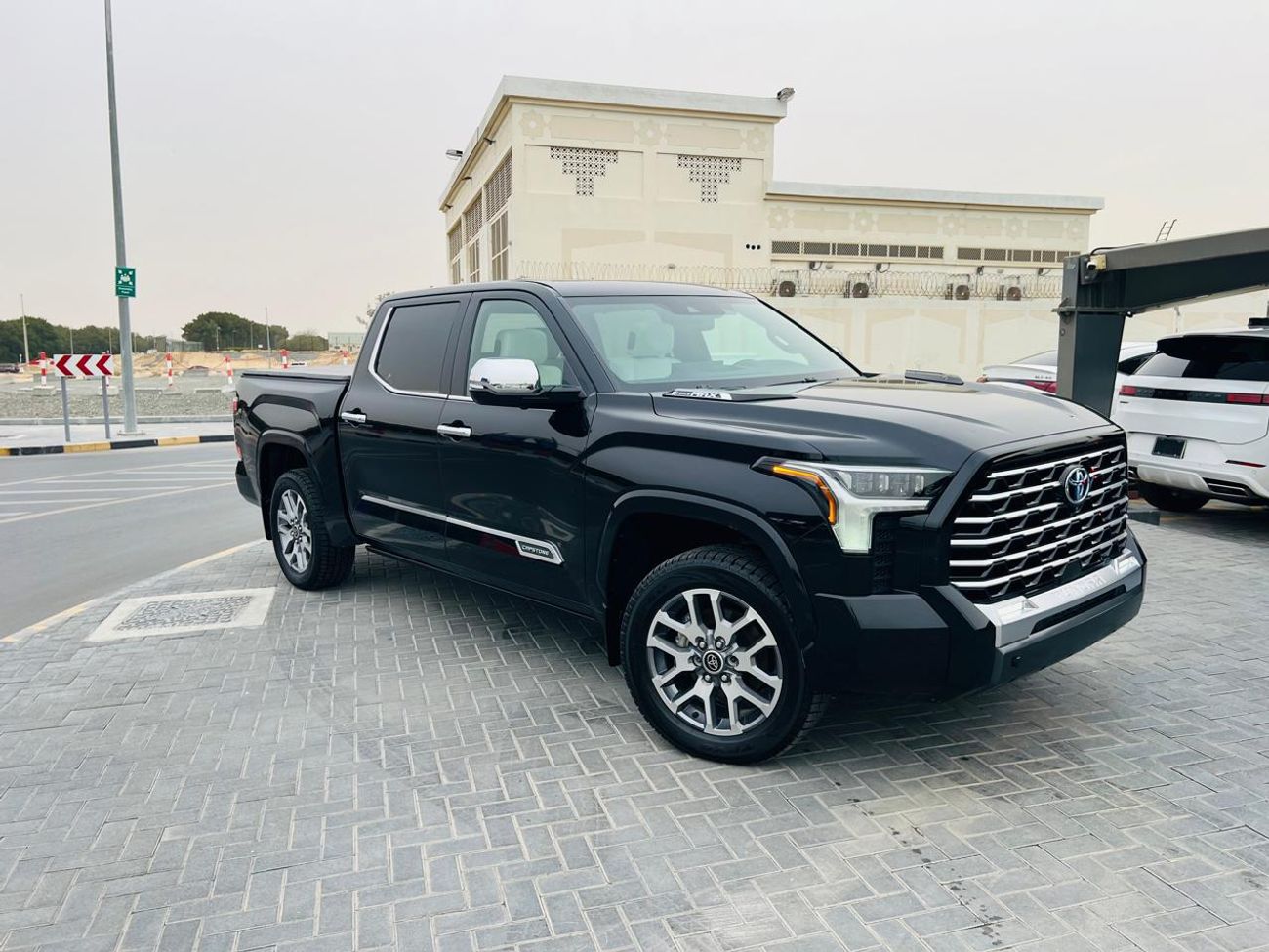 Toyota Tundra CAPSTONE