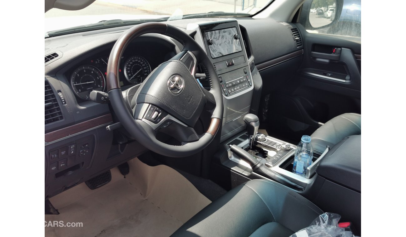 Toyota Land Cruiser GXR V8 FULL OPTION 2020 MODEL DIESEL 4.5L ENGINE ONLY FOR EXPORT GOOD PRICE HURRY FOR GRAB IT EXPORT