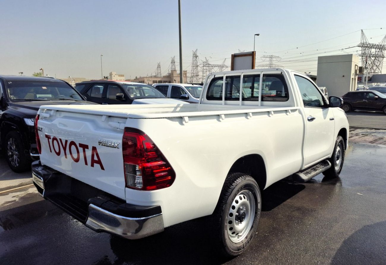 Toyota Hilux Toyota Hilux DLX 2.4L 2025 SC MT White Diesel