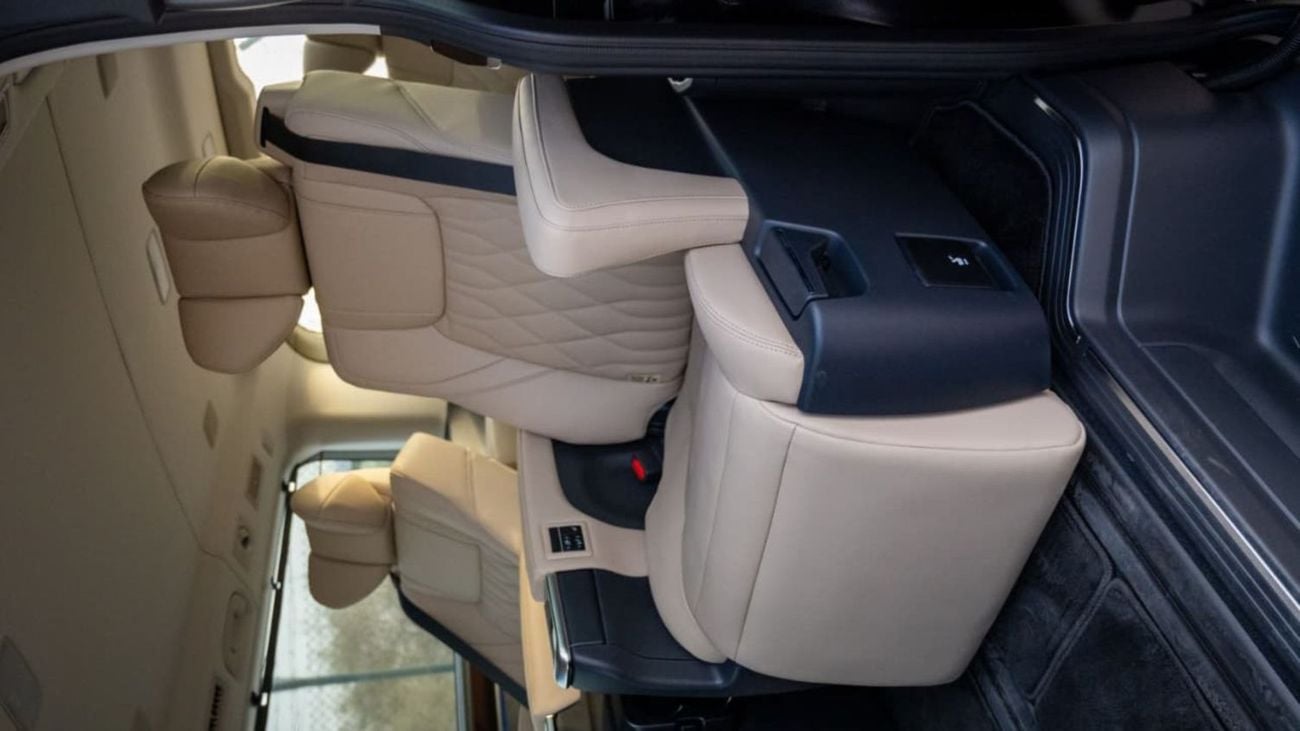 تويوتا جرافينا 2.8L, 4-Cylinder Turbo Diesel - Automatic - 6 Seater - 5 Door - RWD