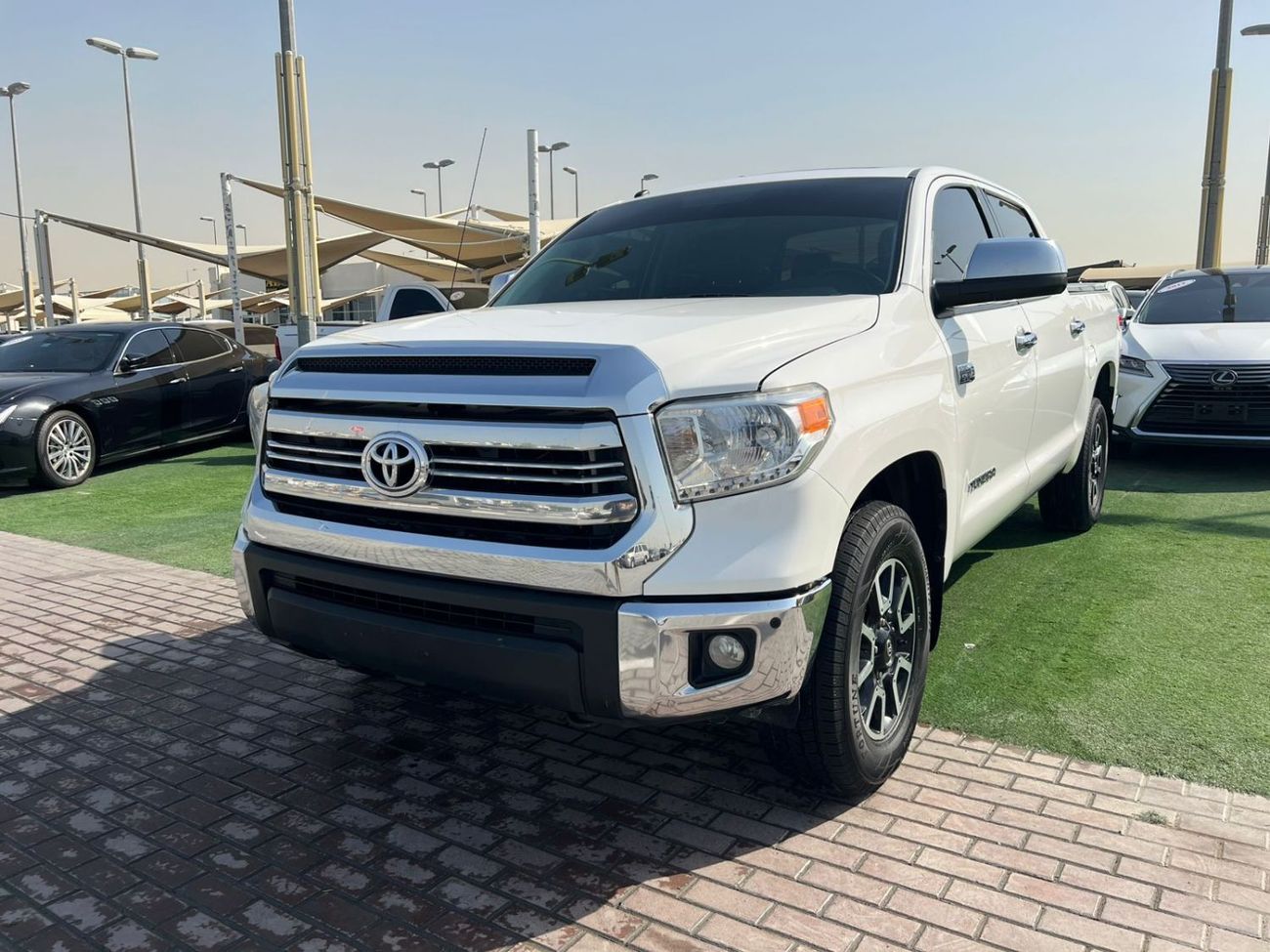 Toyota Tundra TOYOTA TUNDRA 2017 Crewmax SR5 5.7L/V8